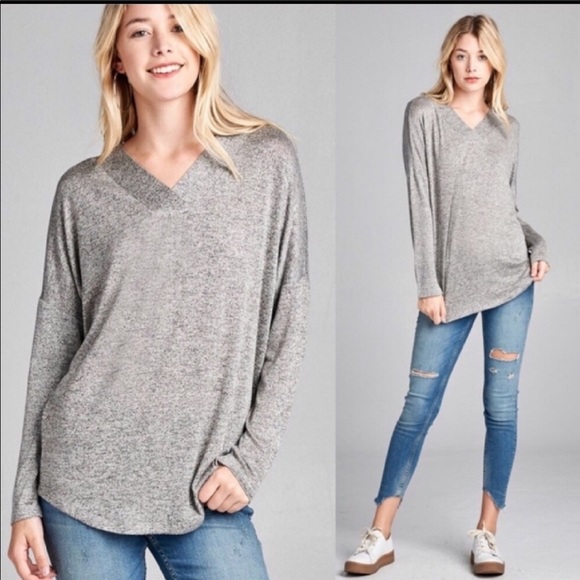 3/$25 Active USA long sleeve size large v neck - Picture 2 of 6